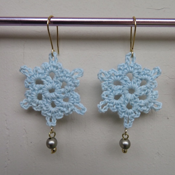 Crocheted Snowflake Earrings - Picture 1 of 2